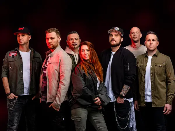 Titelbild ONE STEP CLOSER