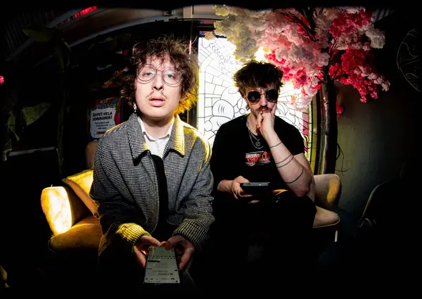 Titelbild Tribe Friday