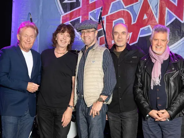 Titelbild MANFRED MANN'S EARTH BAND