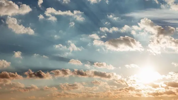 Titelbild Zwischen Himmel und Erde - Wo wohnt Gott?