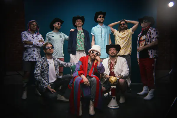 Background image Fr 19:30 - Los Pistoleros