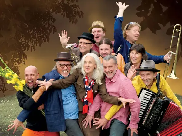 Titelbild 17 HIPPIES