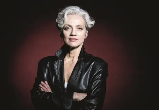 Titelbild Dichtercafé mit Adeline Schebesch