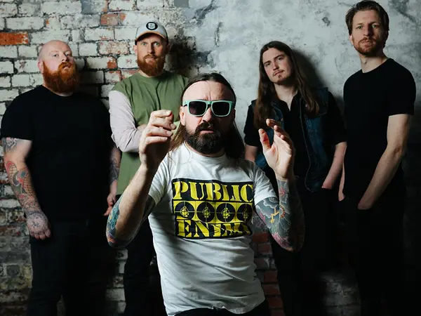 Titelbild MASSIVE WAGONS