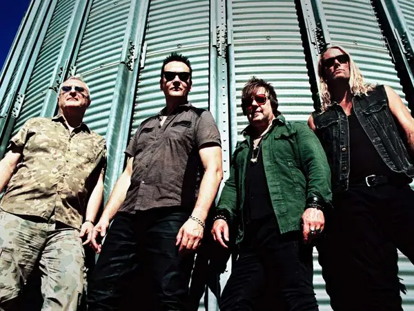 Background image Sa 19:30 - DIE KRUPPS + SCHATTENMANN