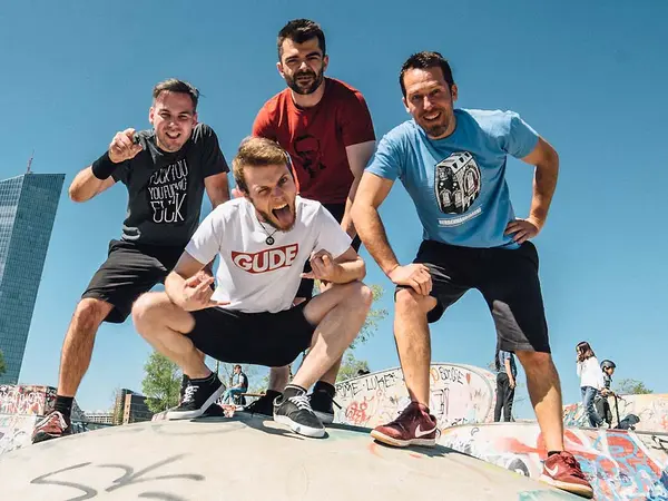 Background image Fr 20:00 - ALEX IM WESTERLAND