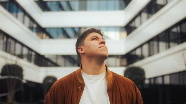 Titelbild Jonny vom Dahl - Konzert - Bunte Fahnen Tour